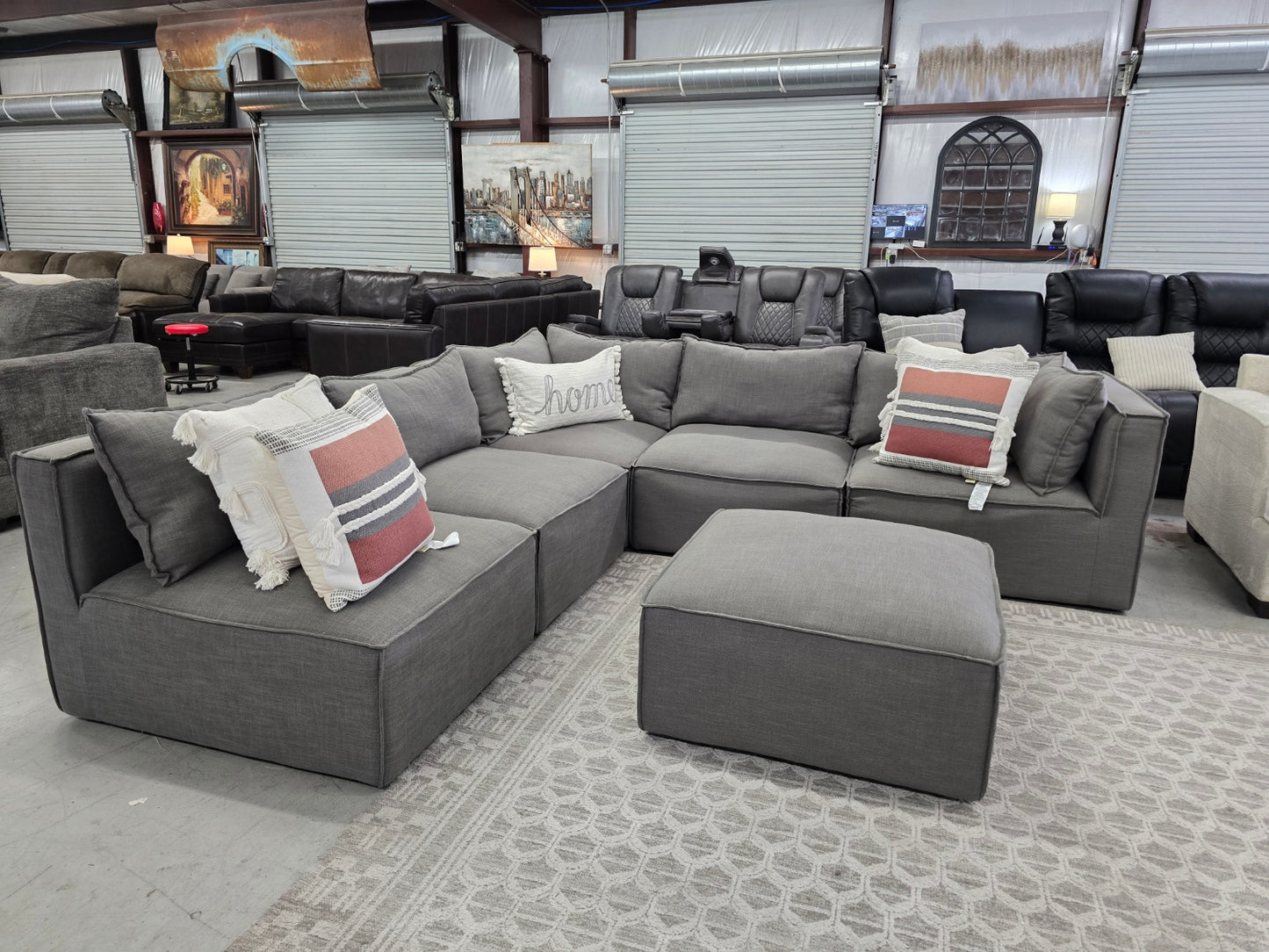 Comfy modular Gray sectional couch with ๐ FAST SAME DAY DELIVERY! ๐