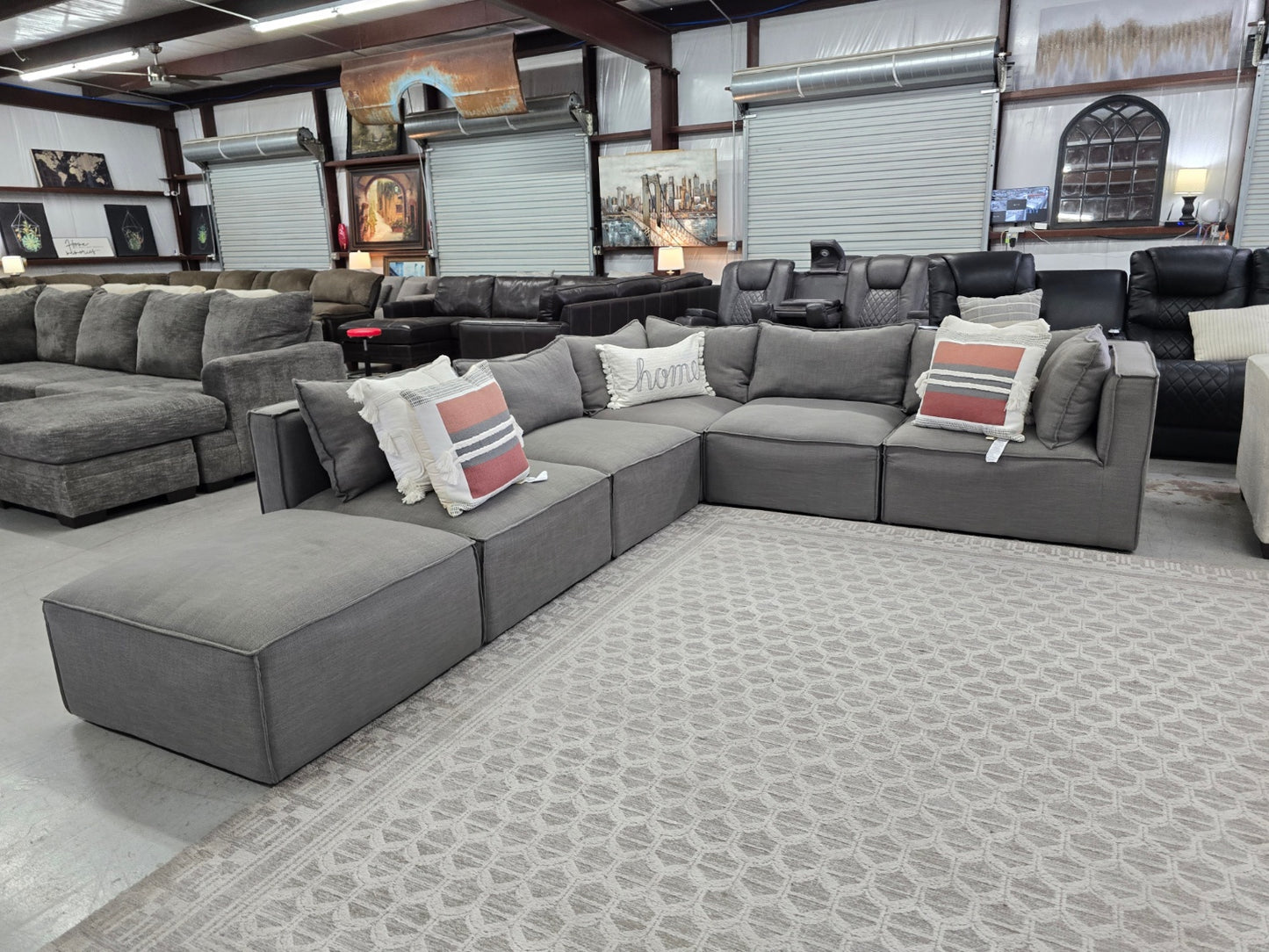 Comfy modular Gray sectional couch with ๐ FAST SAME DAY DELIVERY! ๐