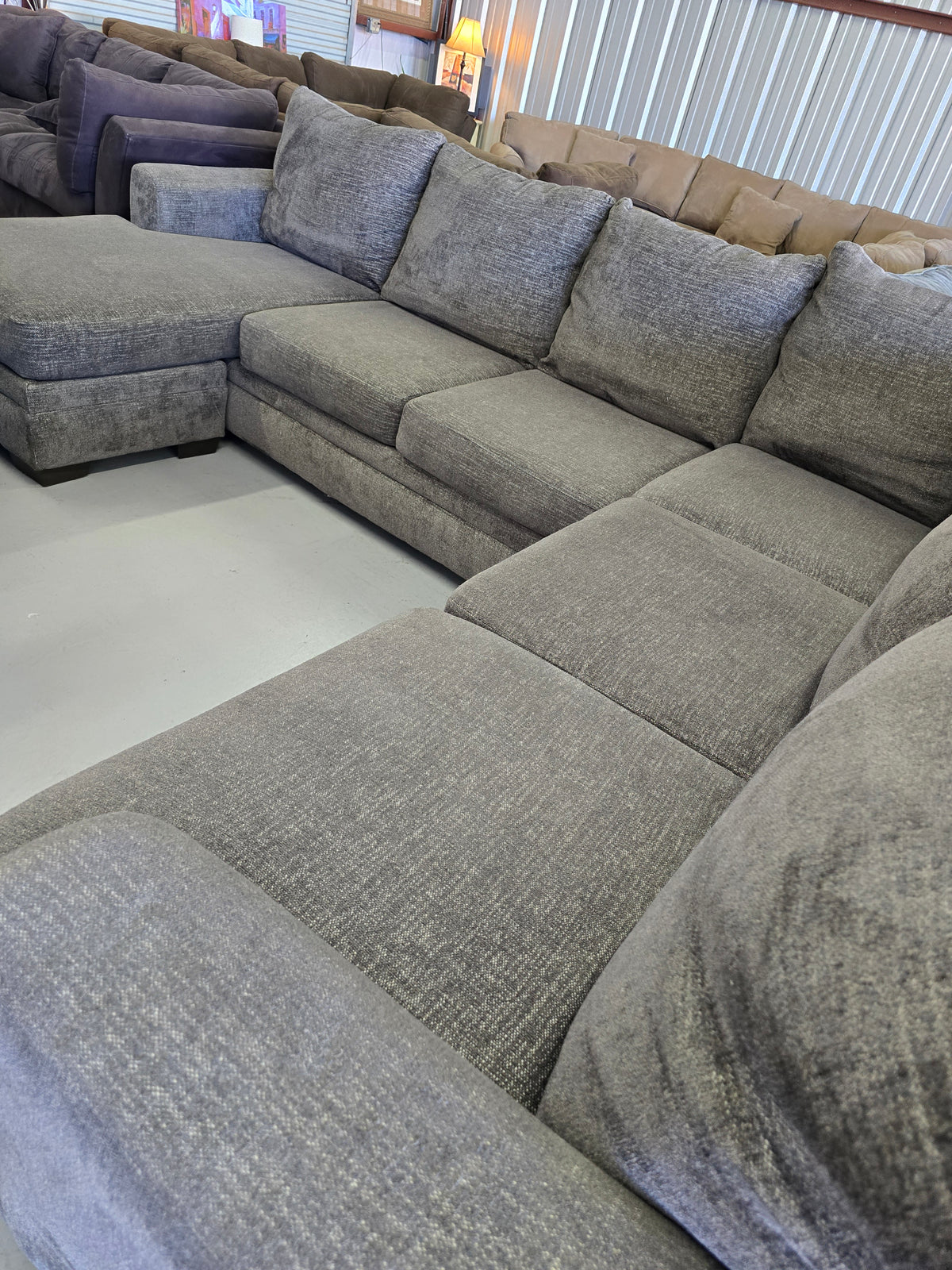 Large Gray U-Shaped Sectional Couch - D109