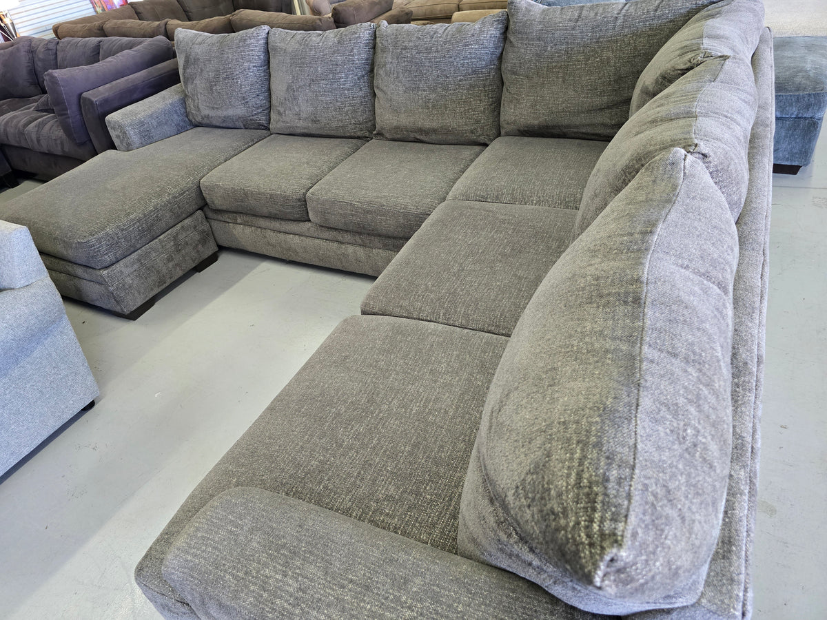 Large Gray U-Shaped Sectional Couch - D109