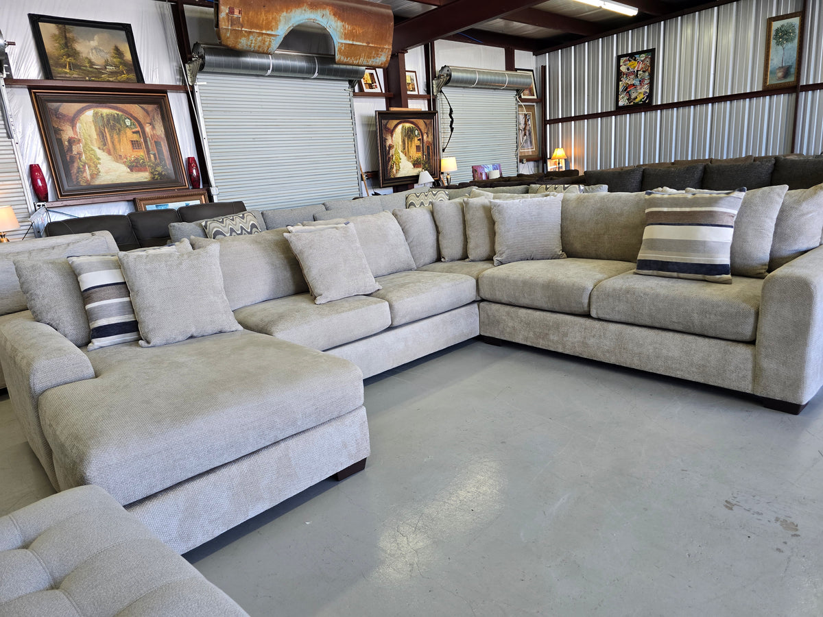 High-Quality Cozy & Comfortable Sectional Couch - D113