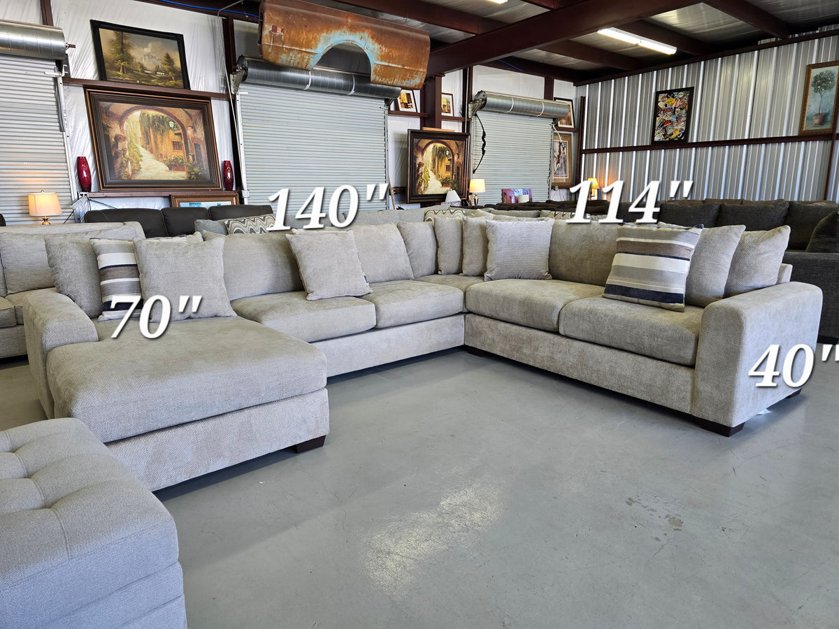 High-Quality Cozy & Comfortable Sectional Couch - D113