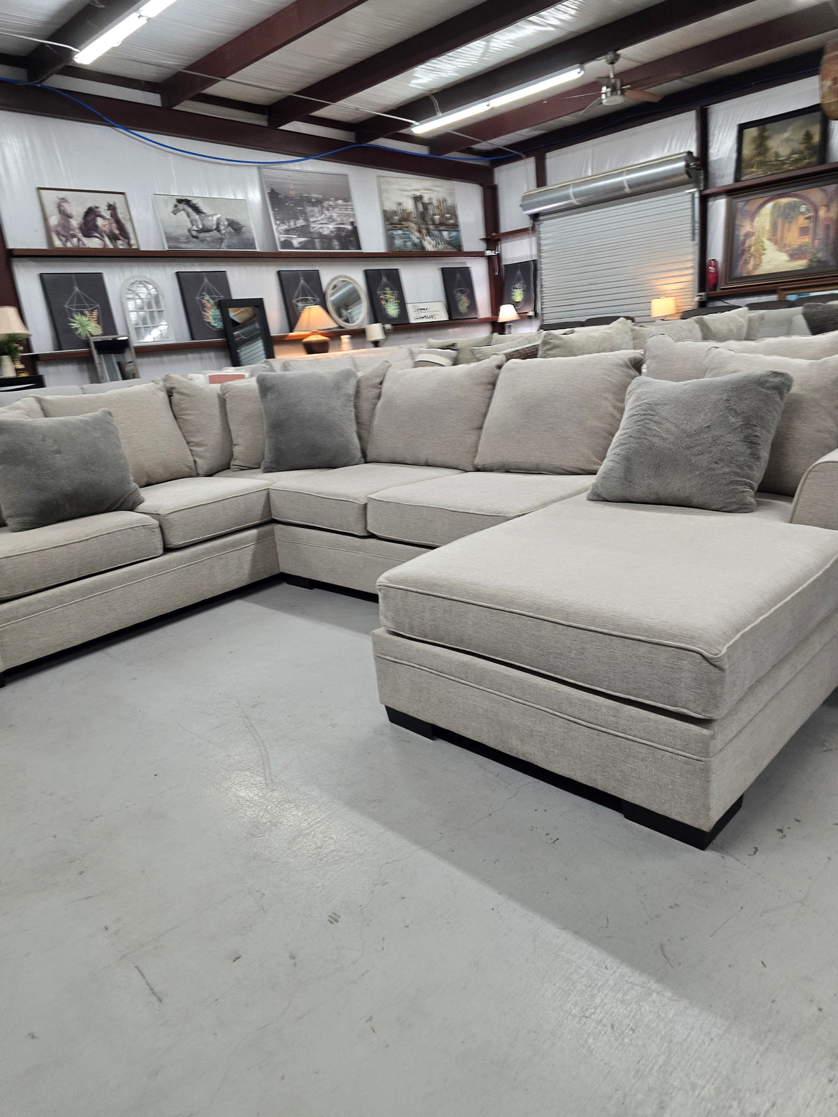 Living Spaces Large U-Shaped Sectional Couch - D114