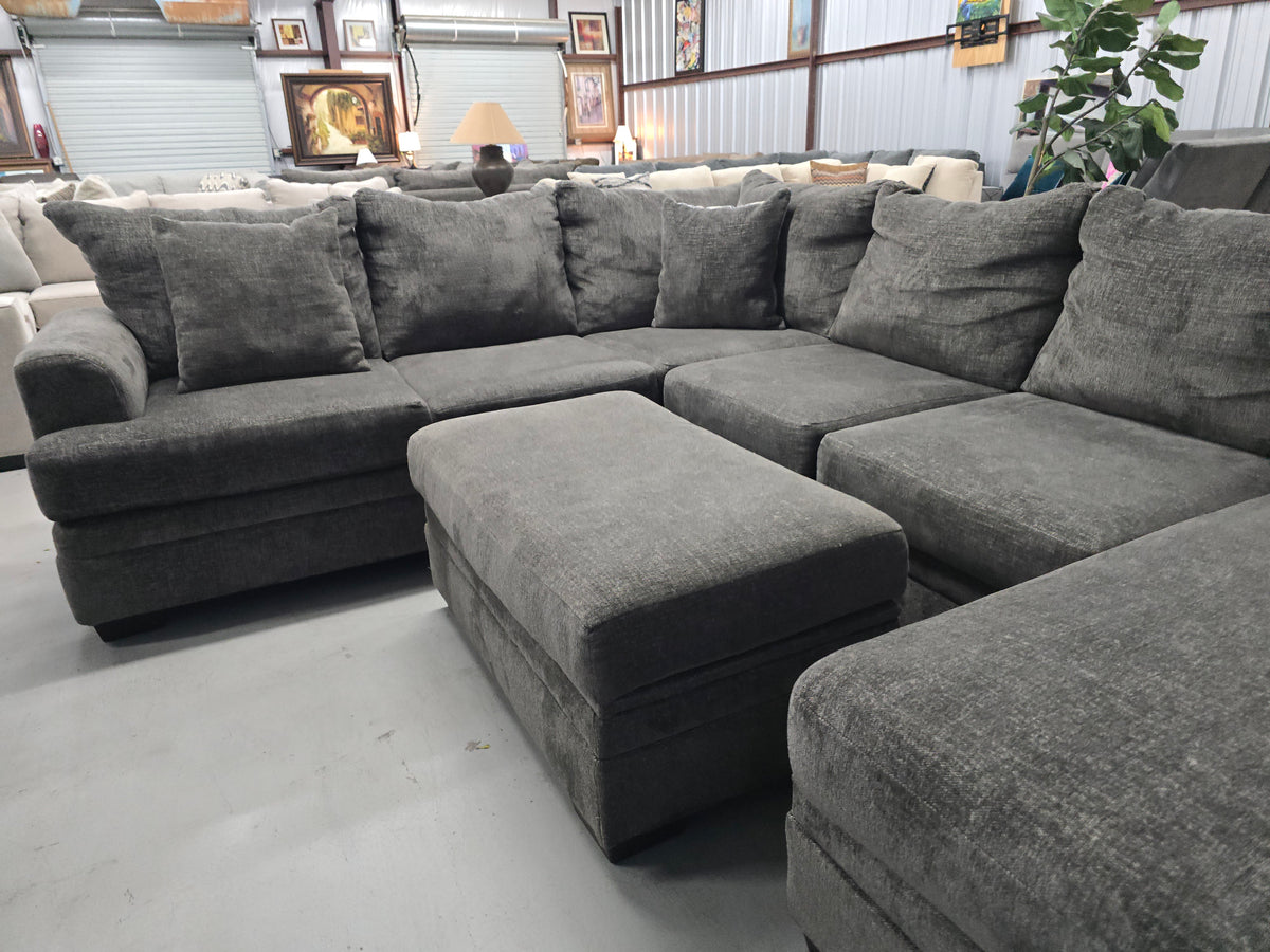 Gray U-Shaped Sectional Couch with Storage Ottoman - D115