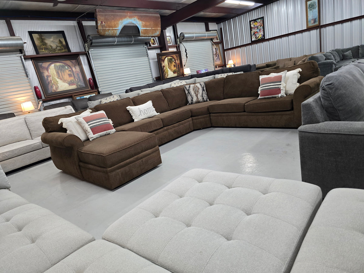 Broyhill Sectional Couch with Goodnight Pullout Sleeper - D117