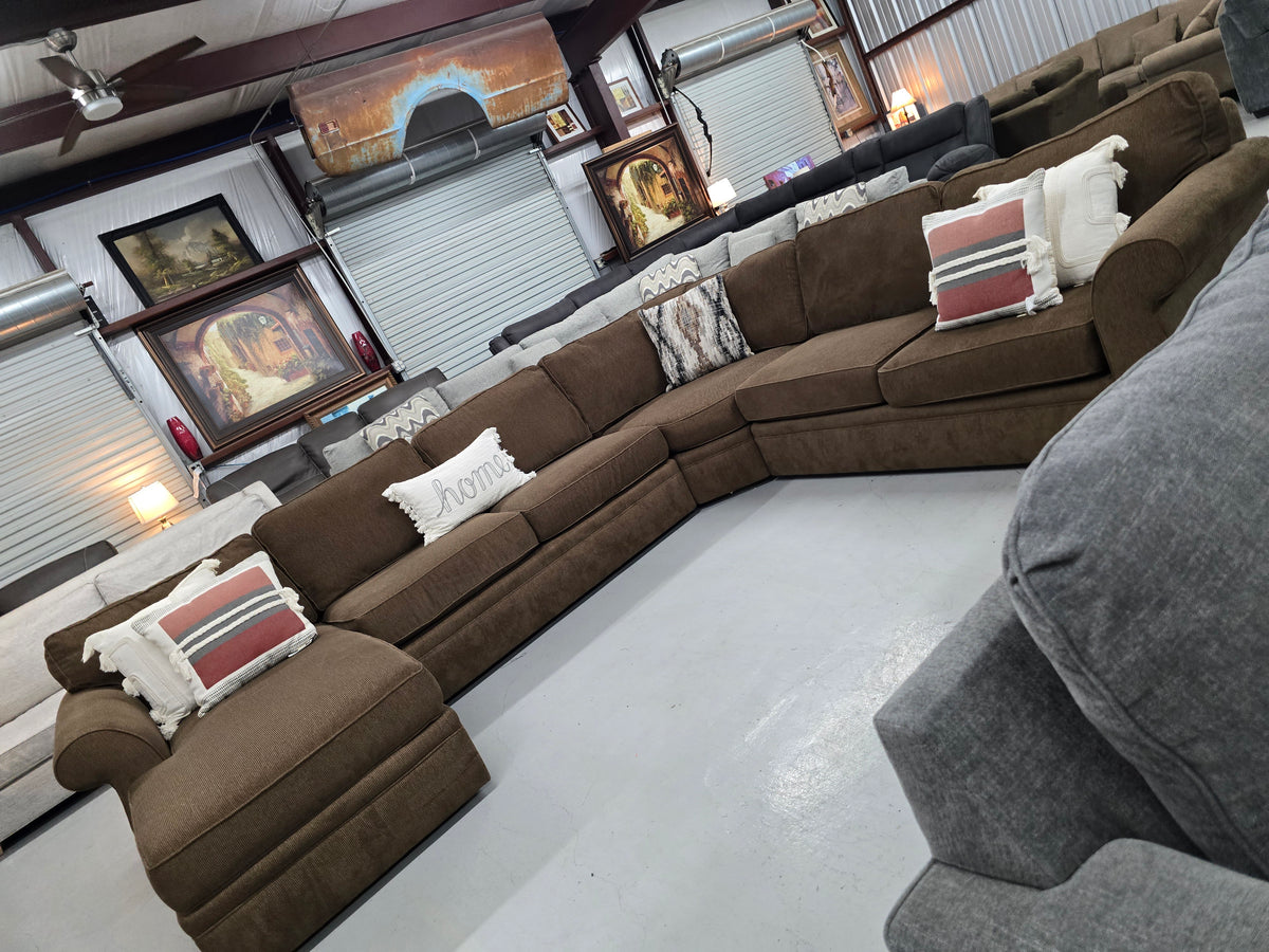 Broyhill Sectional Couch with Goodnight Pullout Sleeper - D117