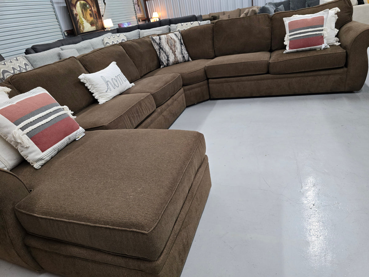 Broyhill Sectional Couch with Goodnight Pullout Sleeper - D117
