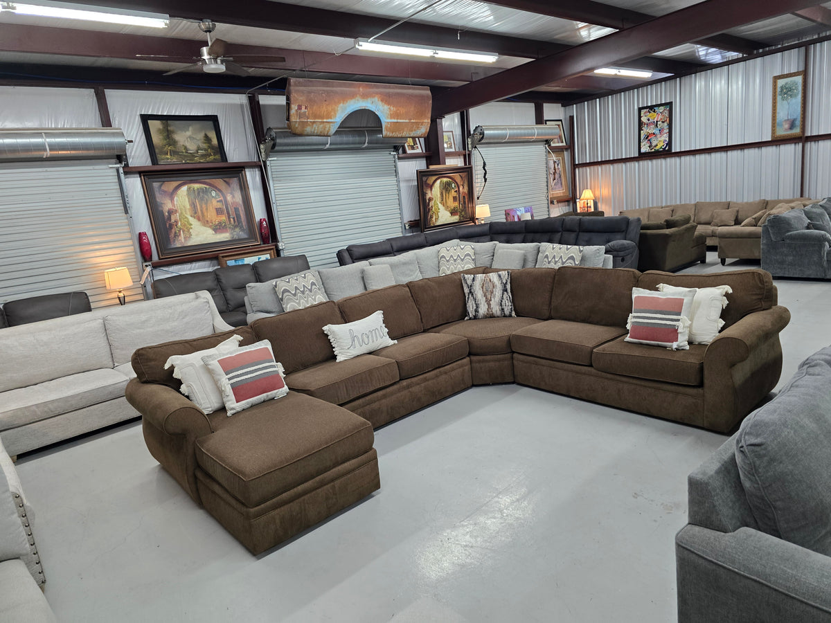 Broyhill Sectional Couch with Goodnight Pullout Sleeper - D117