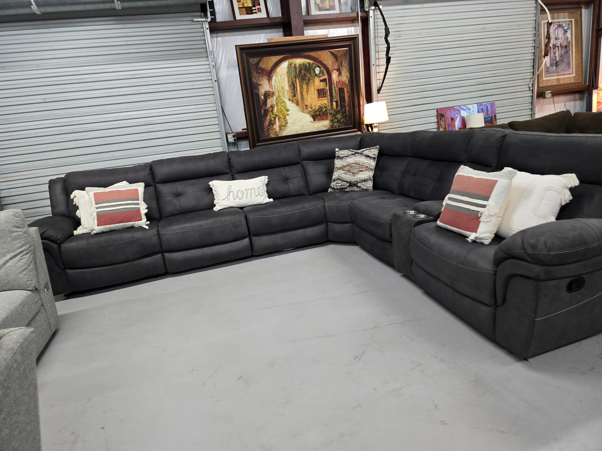 7-Piece Reclining Gray Sectional Couch with 2 Manual Recliners - D119