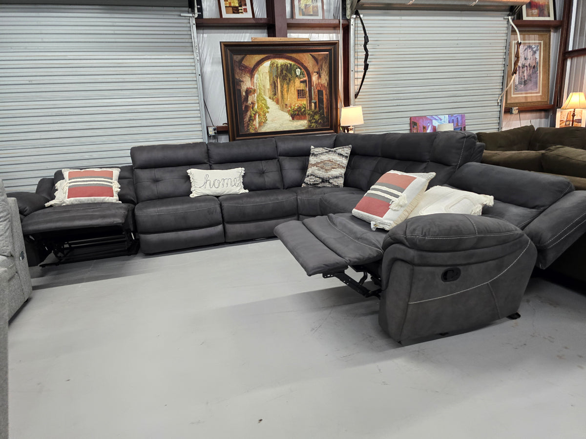 7-Piece Reclining Gray Sectional Couch with 2 Manual Recliners - D119