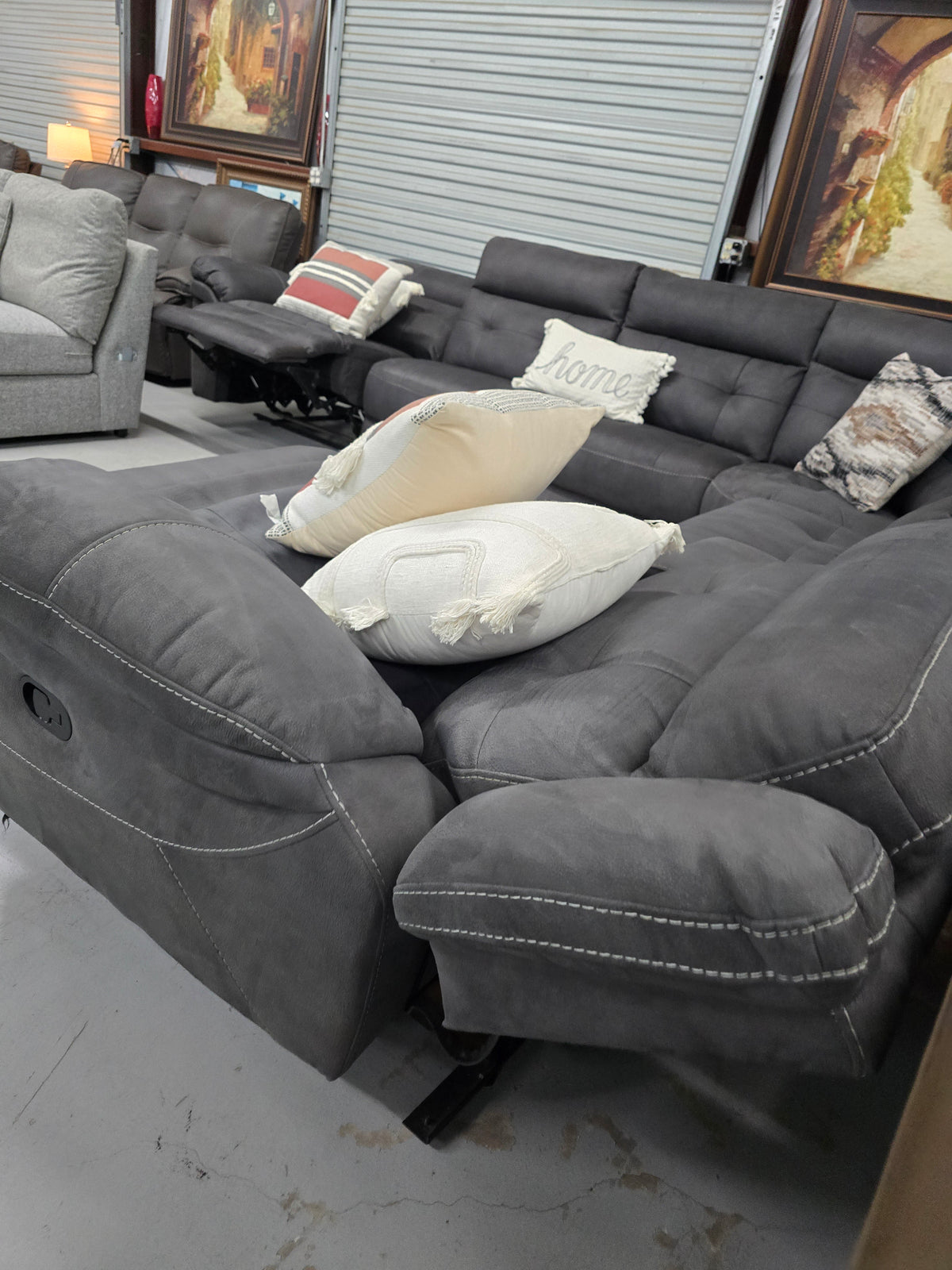 7-Piece Reclining Gray Sectional Couch with 2 Manual Recliners - D119