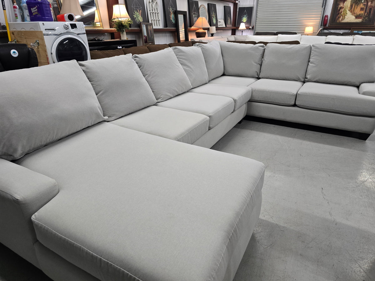 Living Spaces Oversized Light Gray U-Shaped Sectional with Chaise - D121