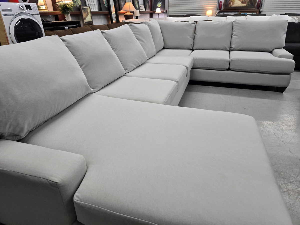 Living Spaces Oversized Light Gray U-Shaped Sectional with Chaise - D121