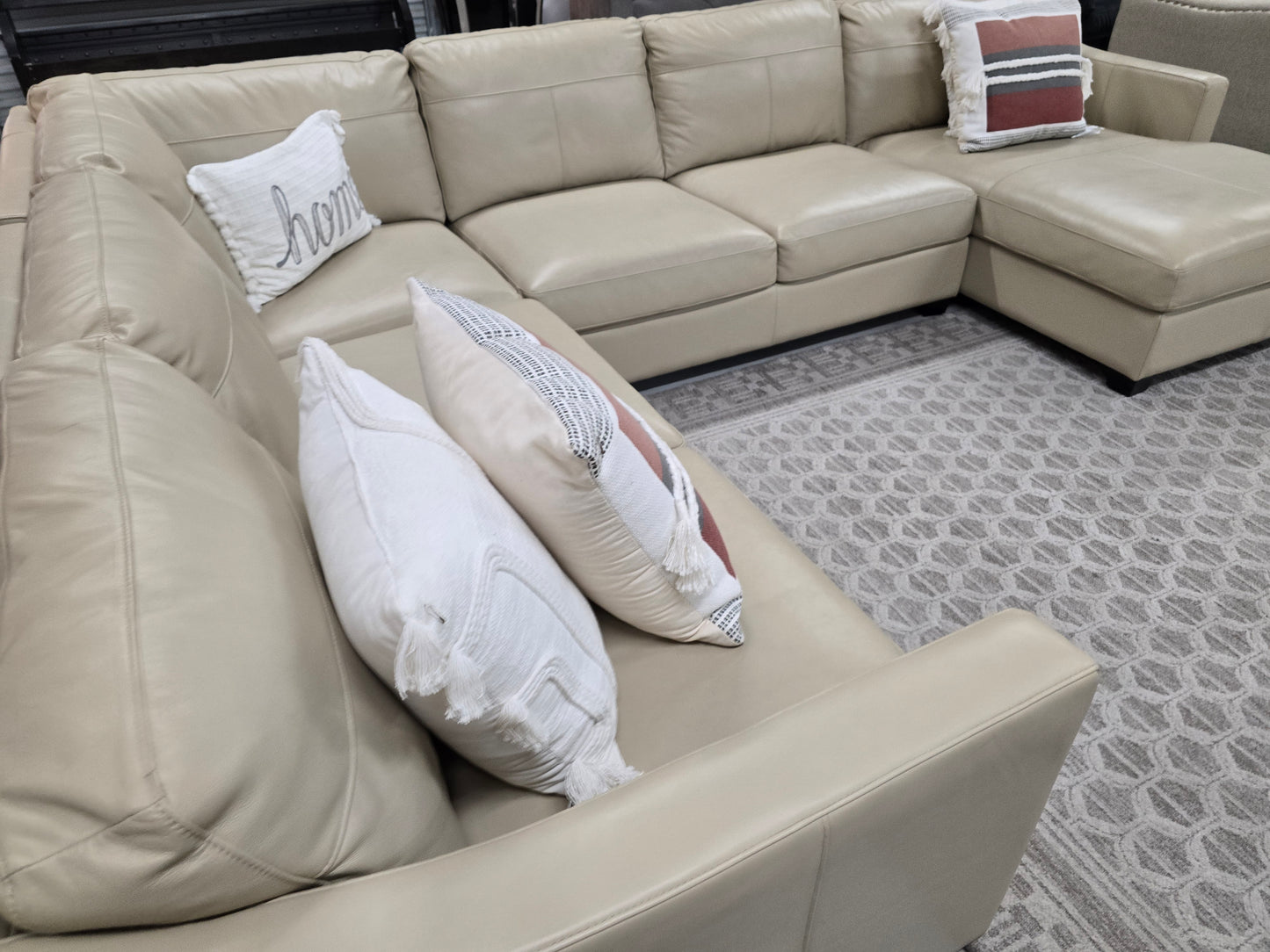 🔥 Beige Leather Chaise Sectional – SAME-DAY DELIVERY 🚚