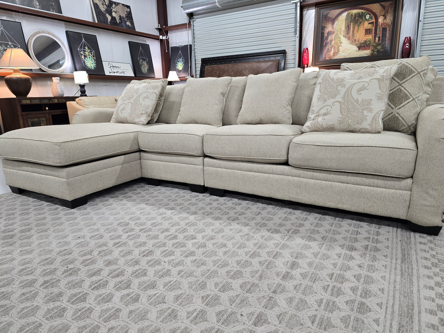 L-shaped Beige Sectional Couch with lounge 🚛 FAST SAME DAY DELIVERY AVAILABLE! 🚚