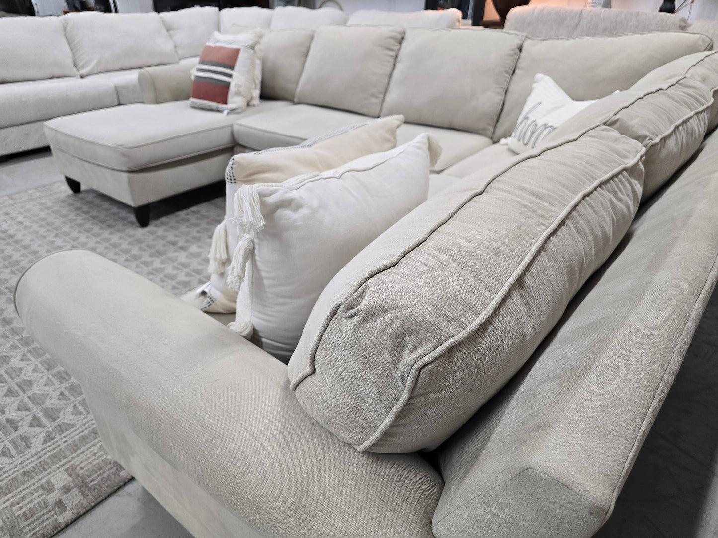 Beige U-Shaped Sectional Couch – Havertys