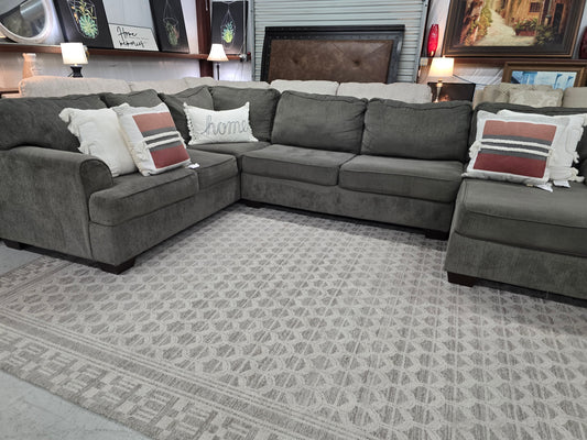 Gray U-Shaped Sectional with Chaise Lounge