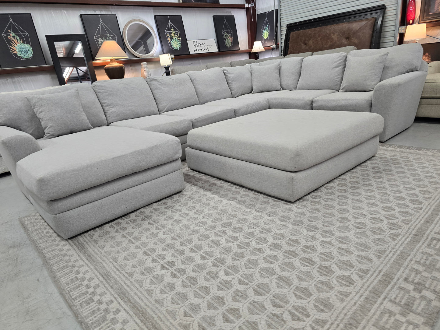 Huge Gray U-Shaped Sectional Couch with Large Ottoman – Living Spaces
