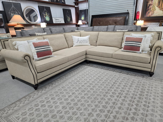 Luxury Bernhardt Nailhead Sectional Sofa – Like New
