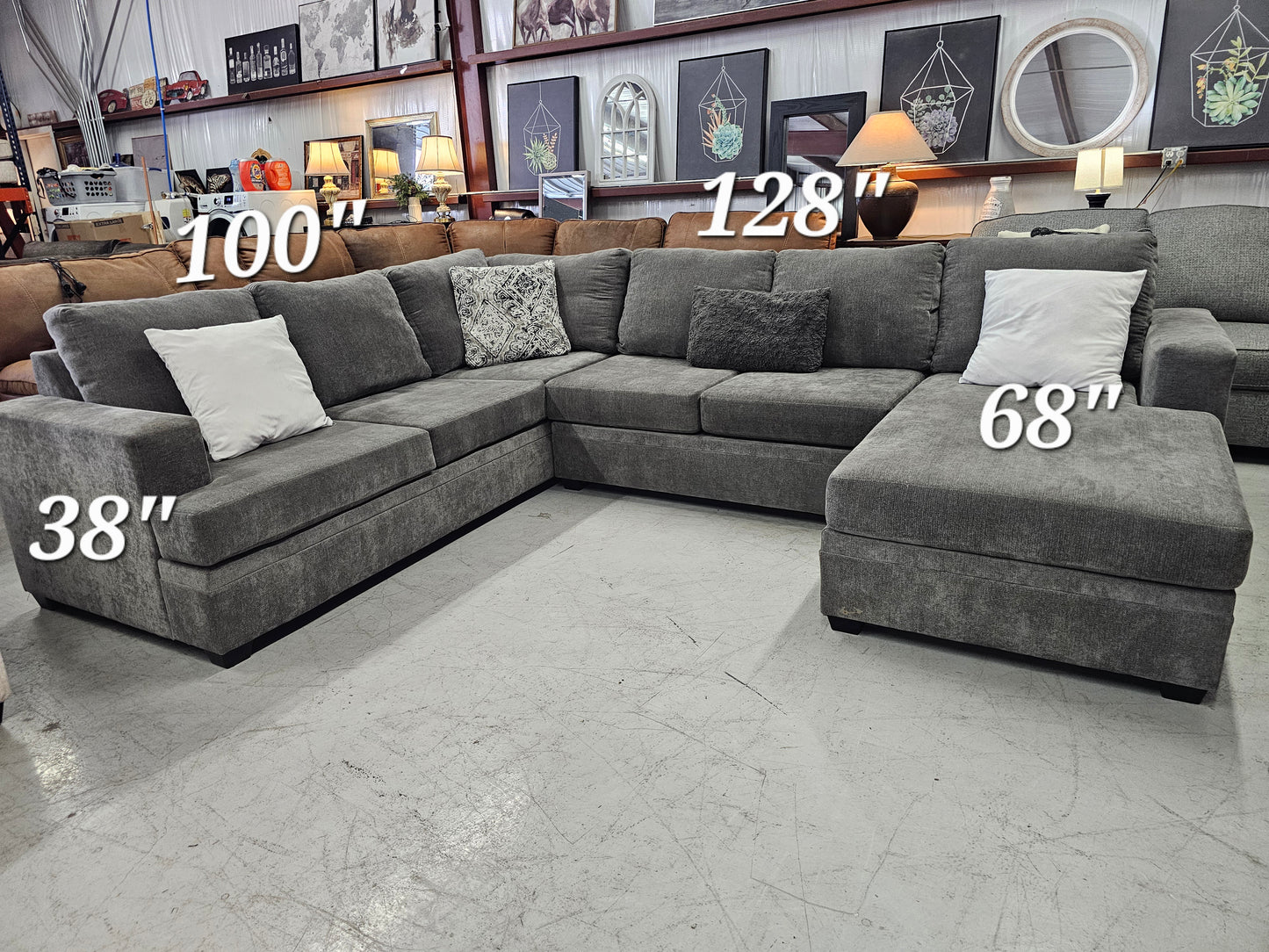 U-Shaped Gray Sectional Couch with Reversible Chaise Lounge - D30