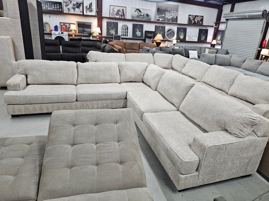 Rawcliffe 3-Piece Sectional Couch – Ashley Furniture - D36