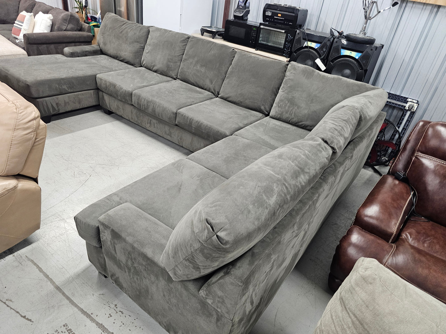 Oversized Gray Sectional Couch with Chaise Lounge – Living Spaces - D31