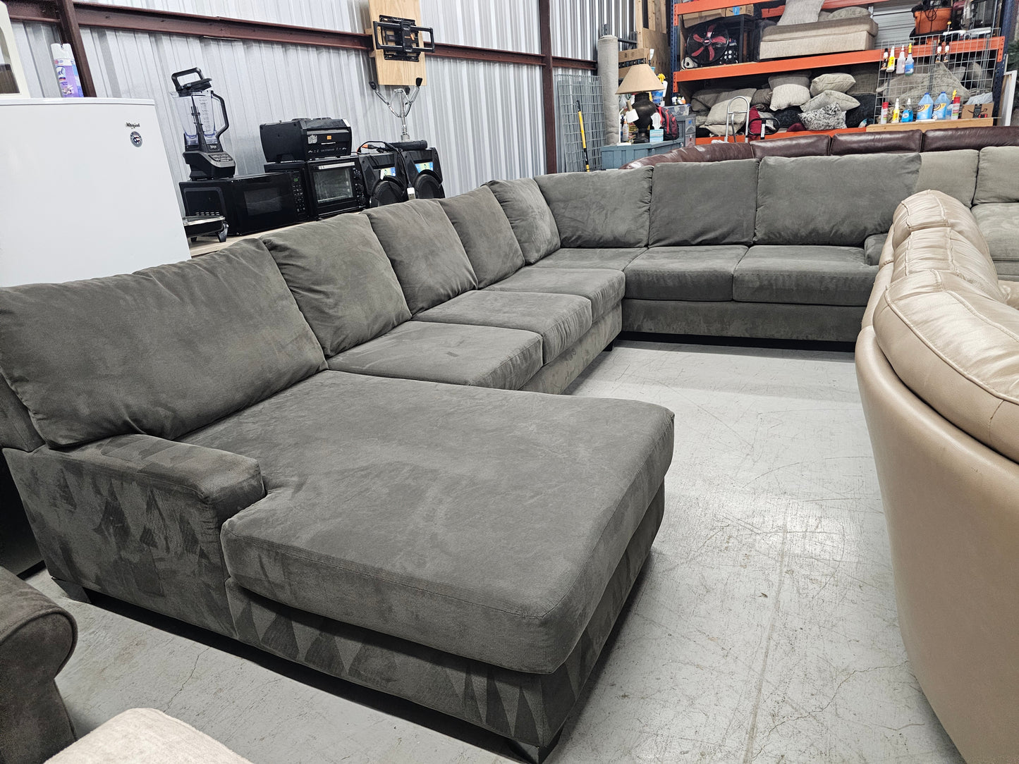 Oversized Gray Sectional Couch with Chaise Lounge – Living Spaces - D31