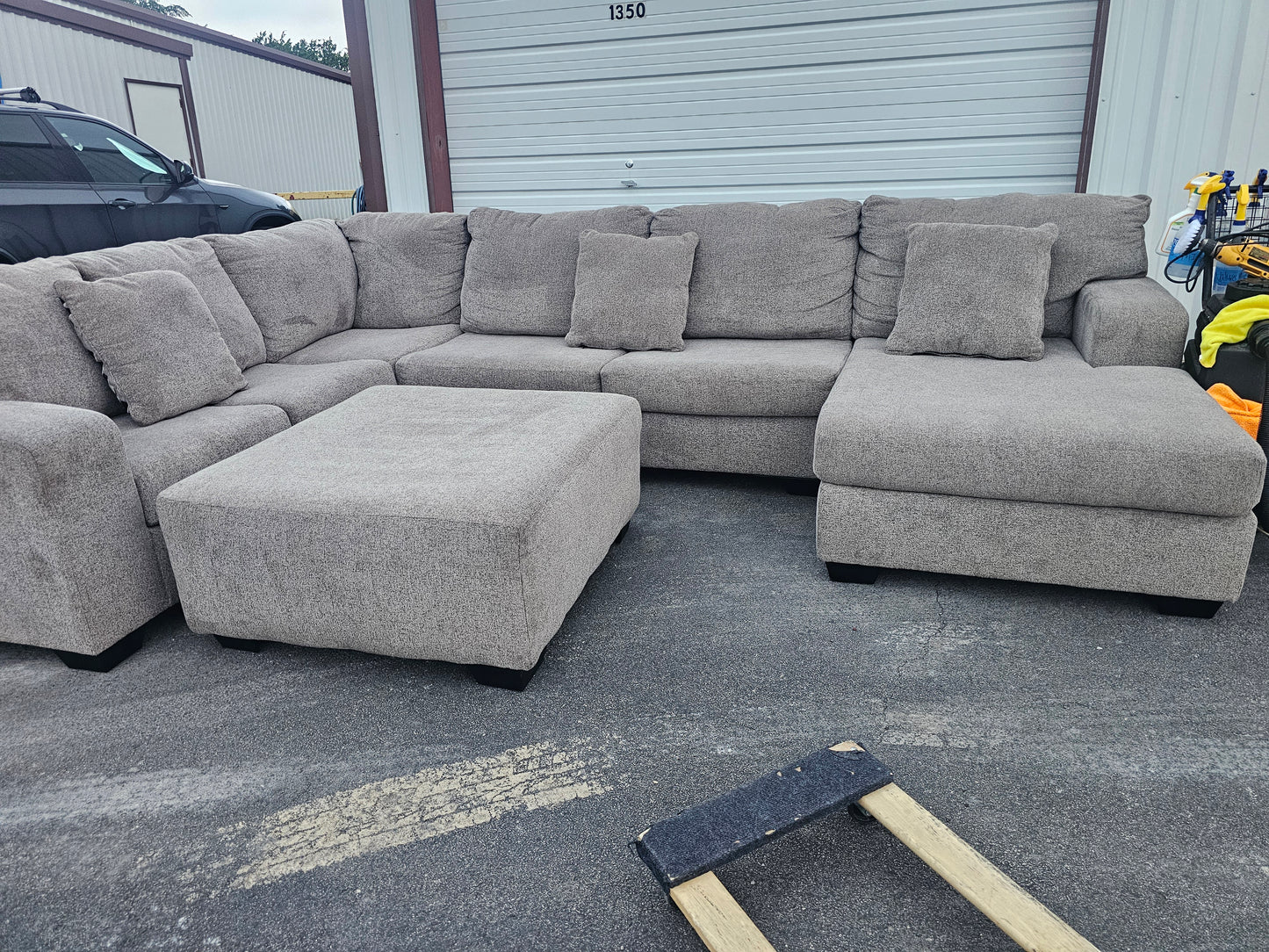 Gray U-Shaped Sectional Couch with Ottoman – Ashley Furniture - D41