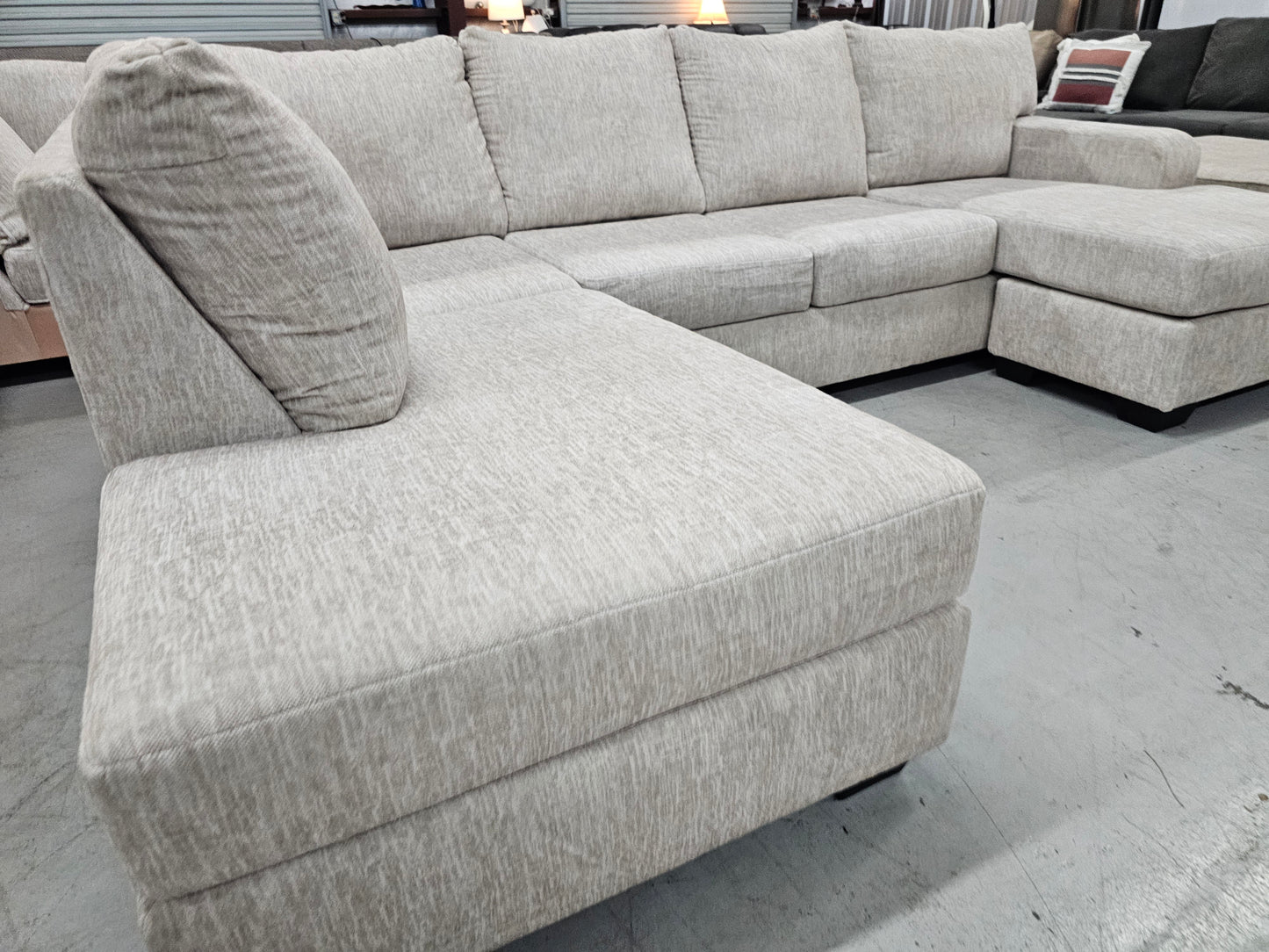 Beautiful Beige U-Shaped Sectional Couch – Ashley Furniture - D29