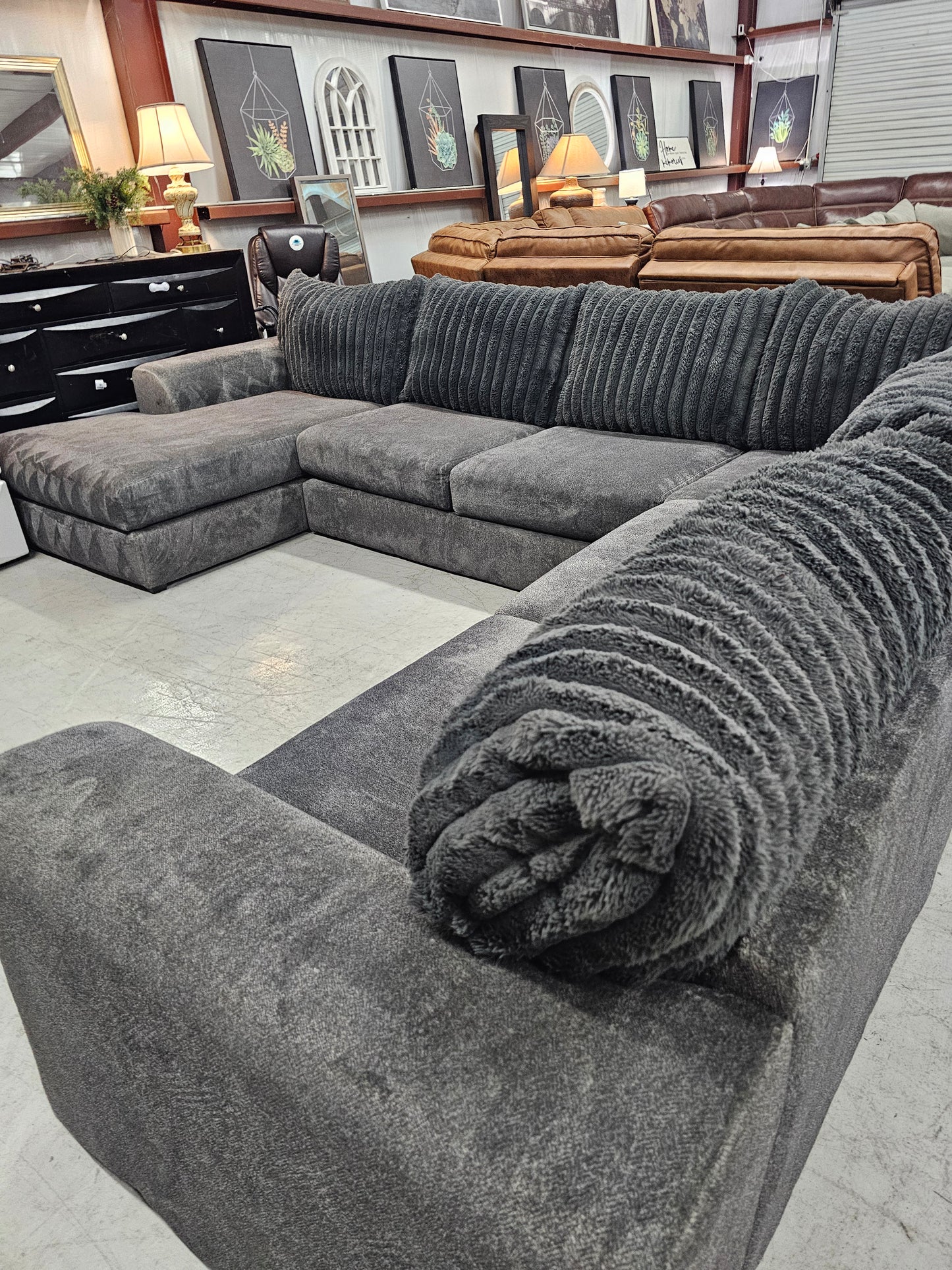 Dark Gray U-Shaped Sectional Couch - D40