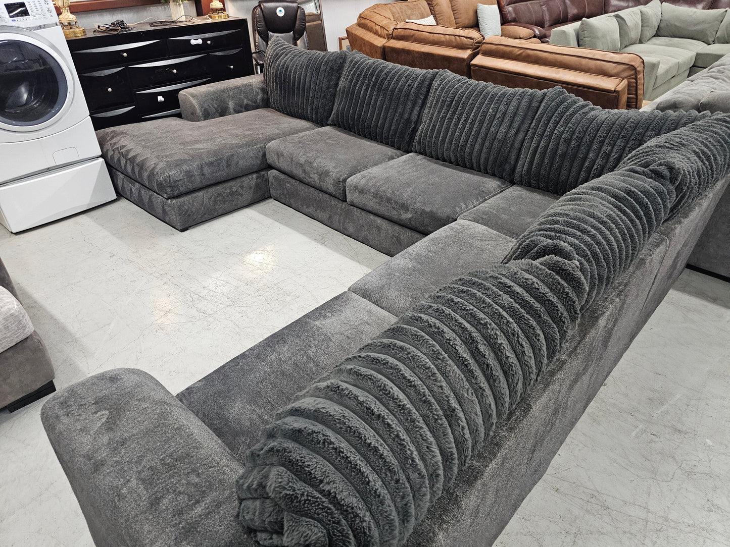 Dark Gray U-Shaped Sectional Couch - D40