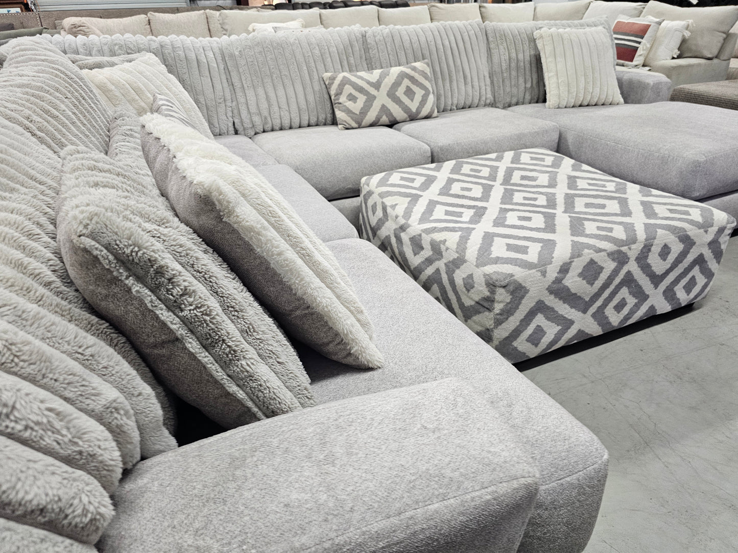 Light Gray U-Shaped Sectional Couch with Ottoman - D43