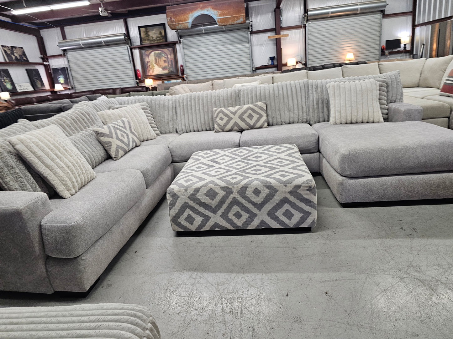 Light Gray U-Shaped Sectional Couch with Ottoman - D43