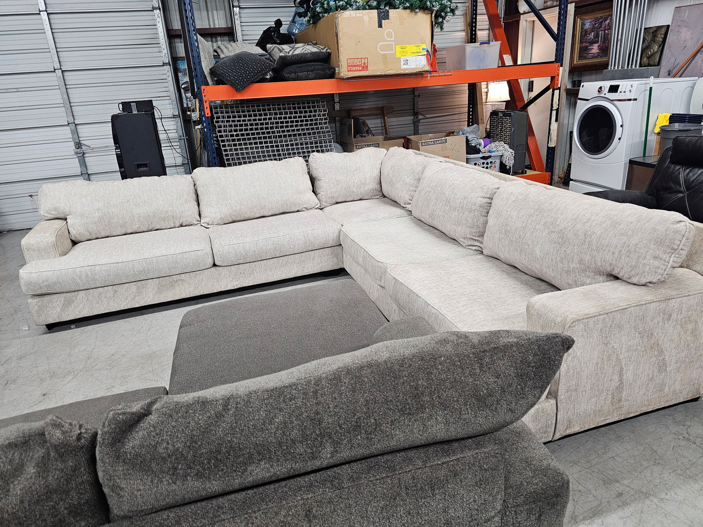 Rawcliffe 3-Piece Sectional by Ashley Furniture - D61