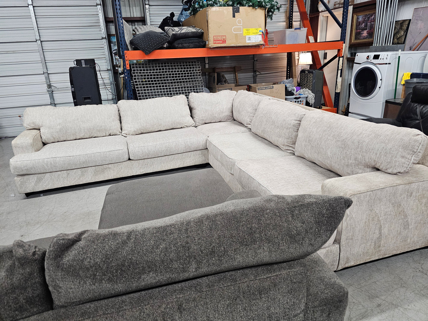 Rawcliffe 3-Piece Sectional by Ashley Furniture - D61