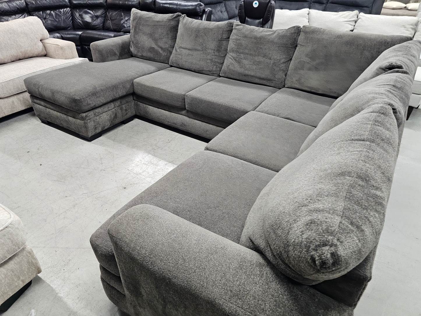 Gray U-Shaped Sectional Couch with Interchangeable Chaise Lounge - D56