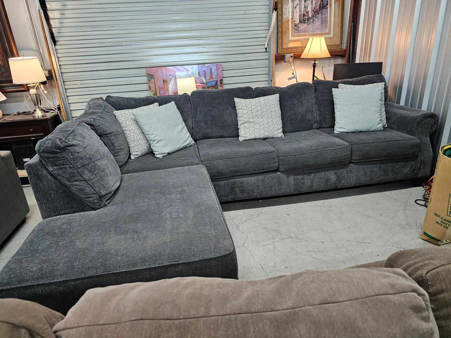 L-Shaped Gray Sectional Couch - D47