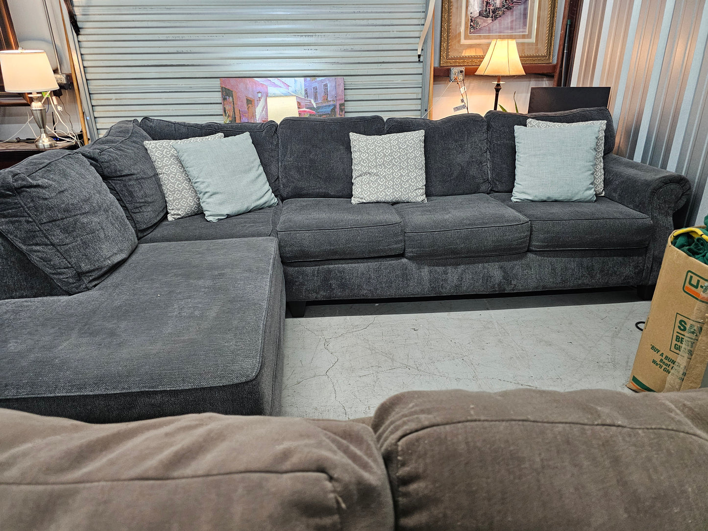 L-Shaped Gray Sectional Couch - D47