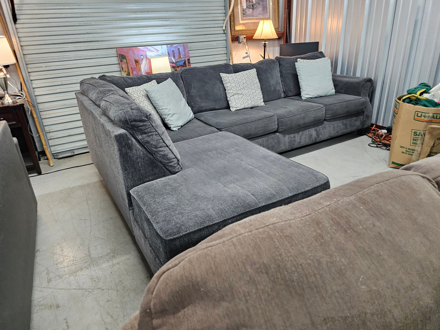 L-Shaped Gray Sectional Couch - D47