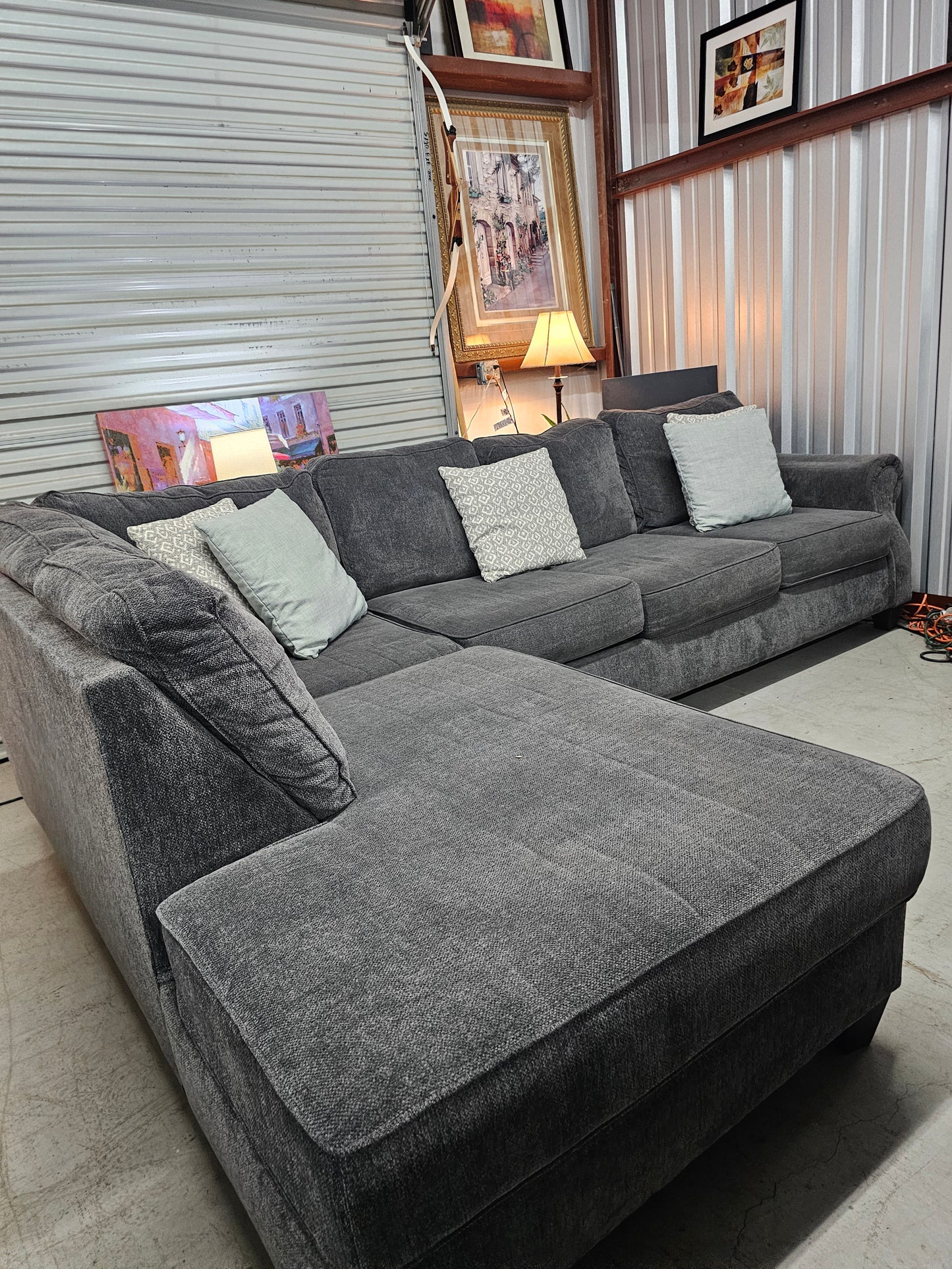 L-Shaped Gray Sectional Couch - D47