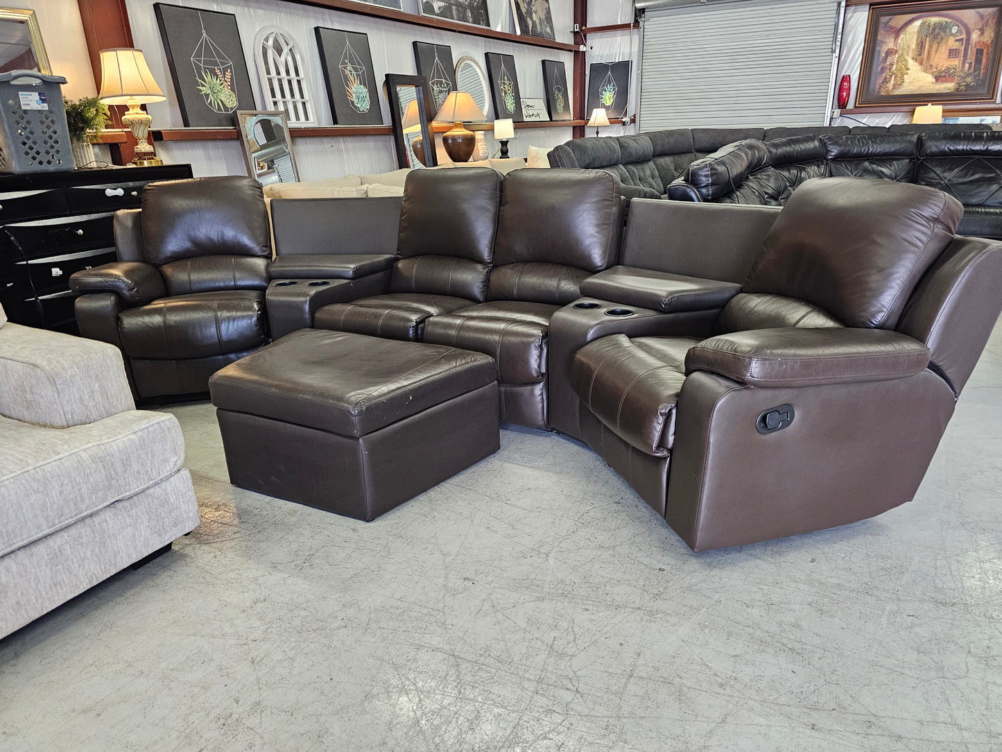 Brown Theater-Style Reclining Sectional Couch with 2 Recliners - D62