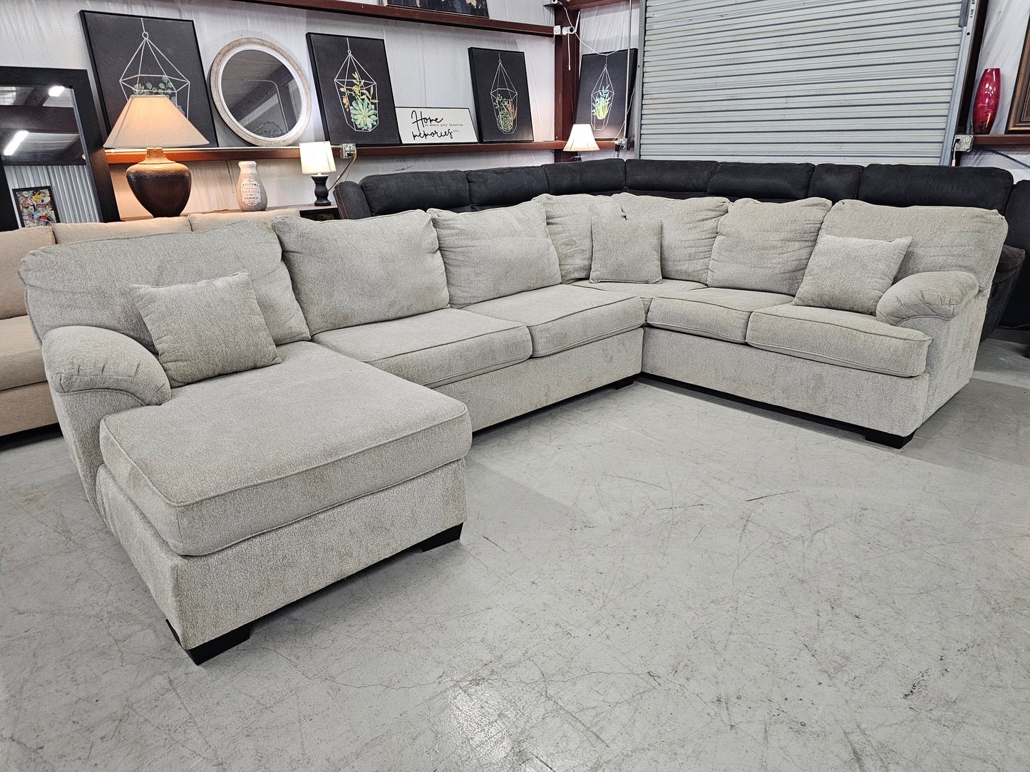 Light Gray U-Shaped Sectional Couch with Chaise Lounge - D65