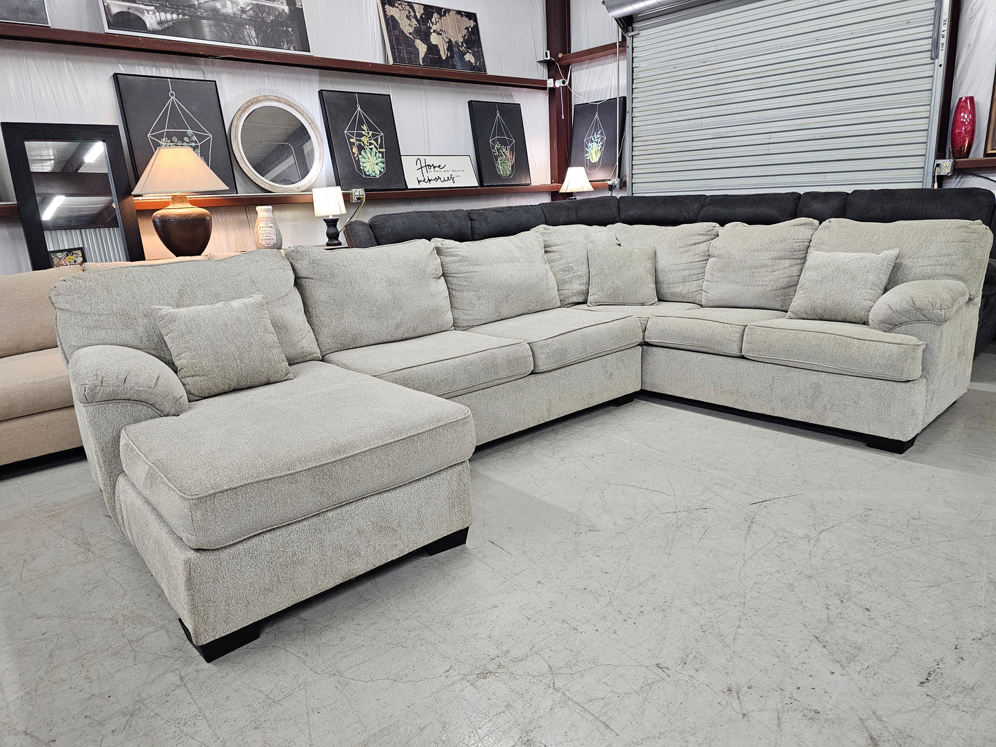 Light Gray U-Shaped Sectional Couch with Chaise Lounge - D65