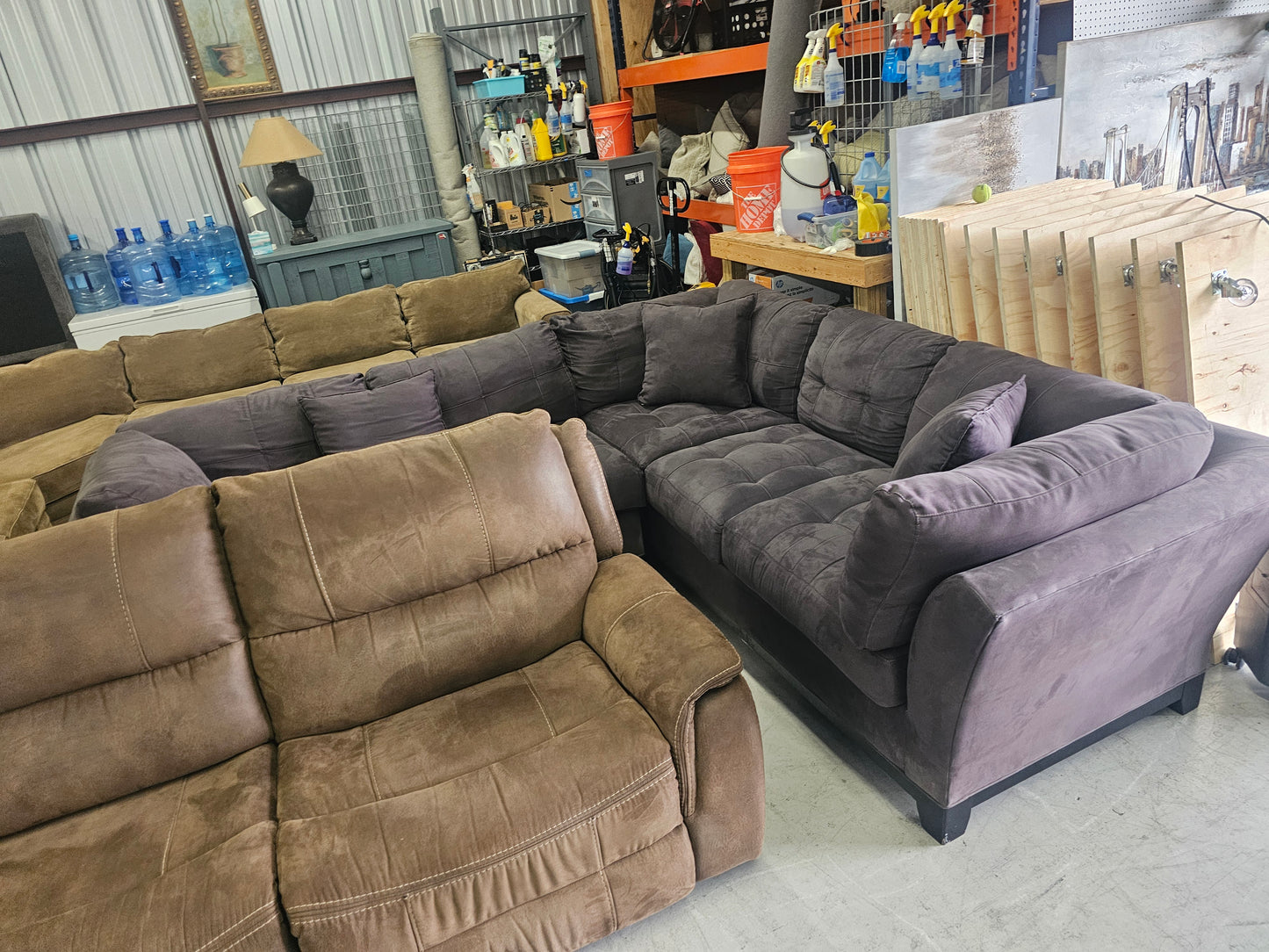 Gray L-Shaped Sectional Couch by Rooms To Go - D73