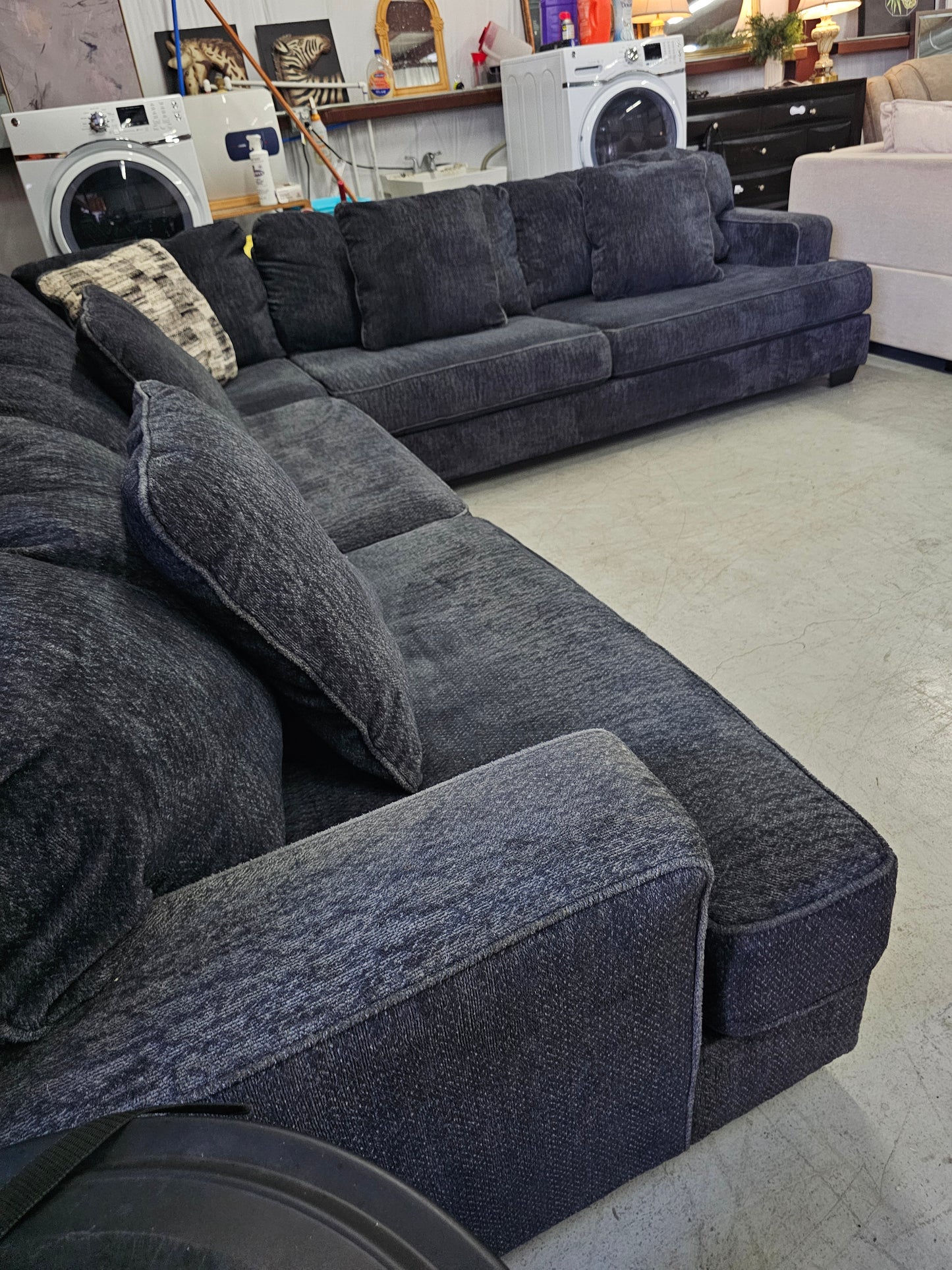 Large Cozy Ashley Furniture Sectional Couch - D83