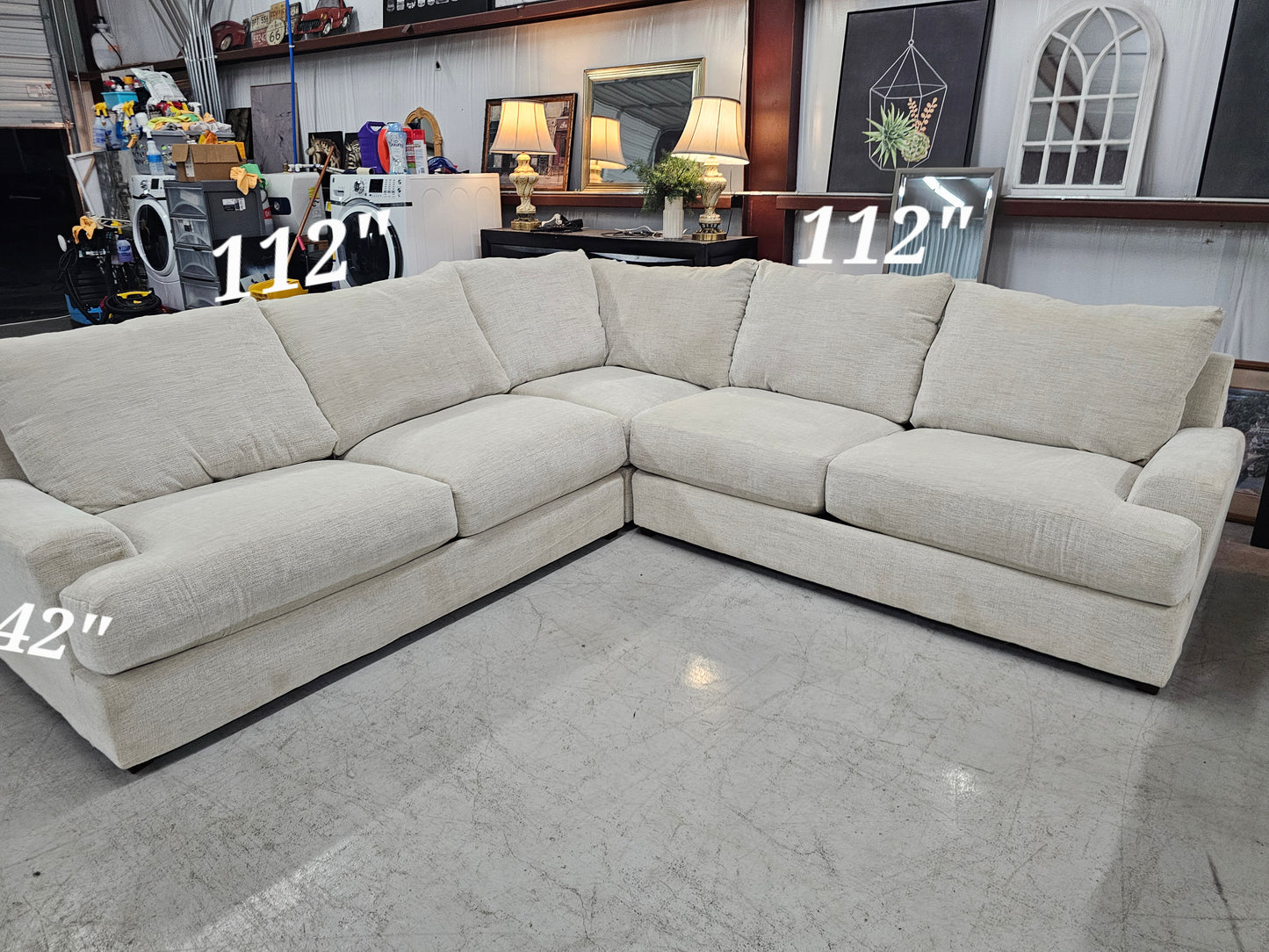 Beautiful Light Beige Sectional Couch | Like-New Condition - D91