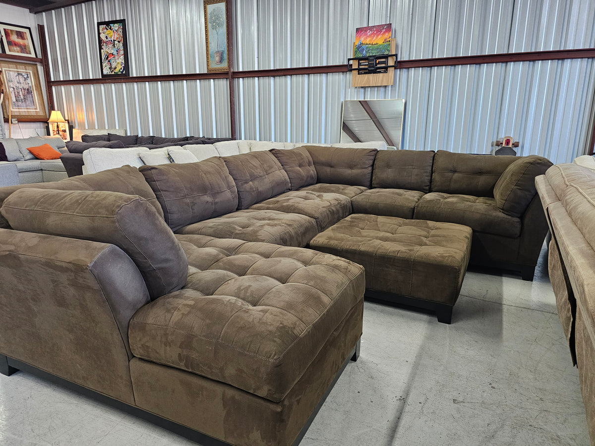 Large Brown Cindy Crawford U-Shaped Sectional with Ottoman - D94