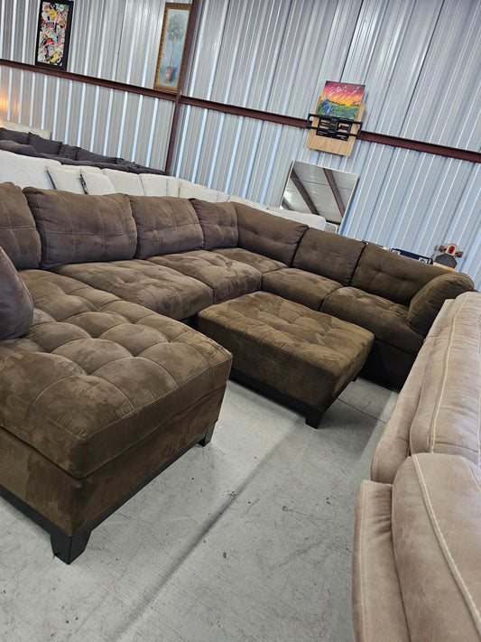 Large Brown Cindy Crawford U-Shaped Sectional with Ottoman - D94