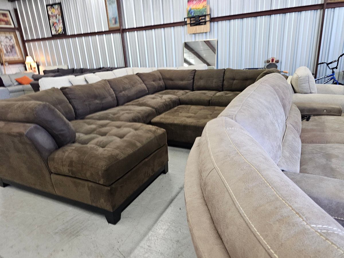 Large Brown Cindy Crawford U-Shaped Sectional with Ottoman - D94