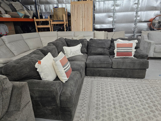 Gray L-Shaped Fluffy Sectional Couch 🚛 CAN DELIVER TODAY 🚚